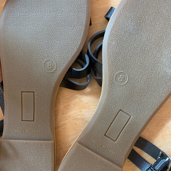 Sandals - Picture 4 of 6